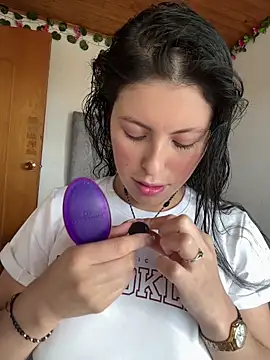 Mia salinass online show from July 18, 7:17 pm