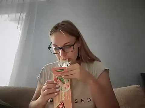 Snapshot of NikexPretty chatting on September 17, 7:32 am NikexPretty online show from September 17, 7:32 am