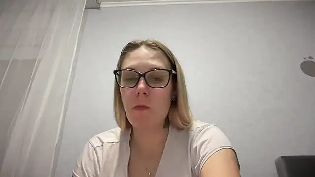 Snapshot of NikexPretty chatting on October 1, 7:20 pm NikexPretty online show from October 1, 7:20 pm