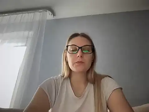 Snapshot of NikexPretty chatting on October 2, 7:26 am NikexPretty online show from October 2, 7:26 am