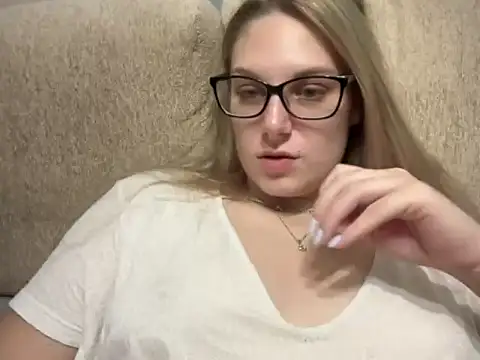 Snapshot of NikexPretty chatting on October 11, 9:24 pm NikexPretty online show from October 11, 9:24 pm