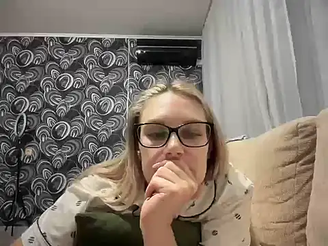 Snapshot of NikexPretty chatting on October 22, 7:46 pm NikexPretty online show from October 22, 7:46 pm