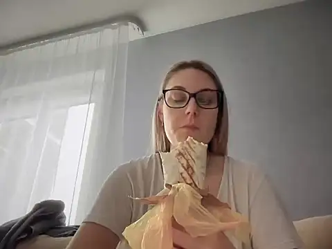 Snapshot of NikexPretty chatting on November 25, 8:47 am NikexPretty online show from November 25, 8:47 am