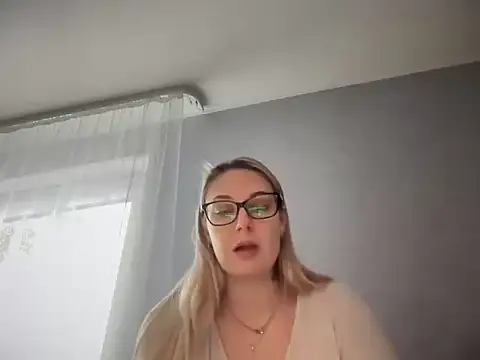 Snapshot of NikexPretty chatting on November 30, 10:41 am NikexPretty online show from November 30, 10:41 am