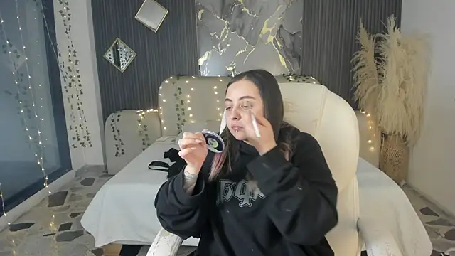 Snapshot of SarahCastro1_ chatting on January 9, 4:15 am SarahCastro1 online show from January 9, 4:15 am