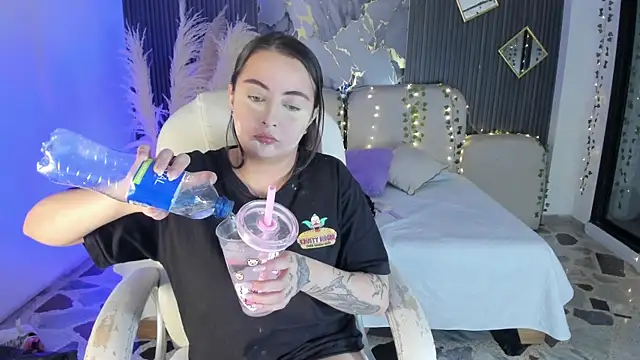 Snapshot of SarahCastro1_ chatting on January 10, 4:25 am SarahCastro1 online show from January 10, 4:25 am