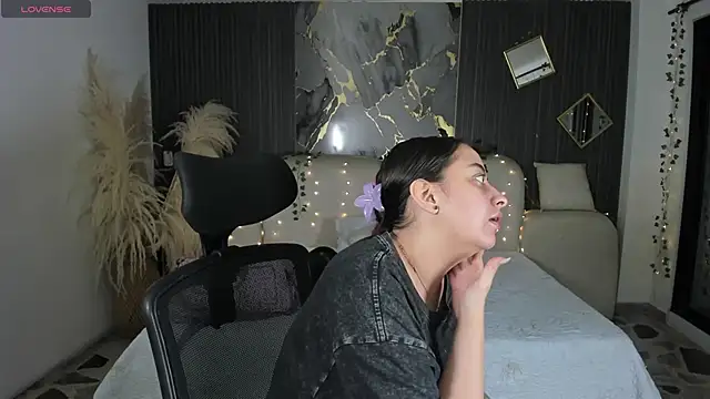 Snapshot of SarahCastro1_ chatting on January 11, 3:22 am SarahCastro1 online show from January 11, 3:22 am