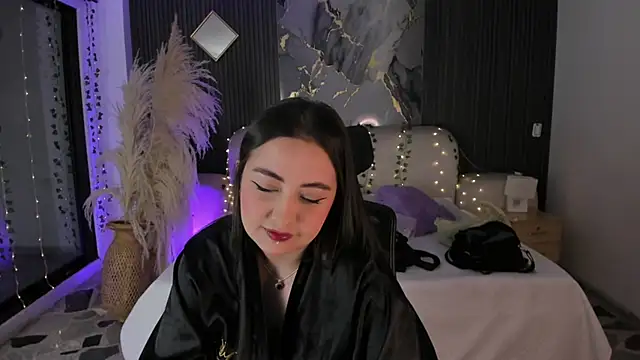 Snapshot of SarahCastro1_ chatting on February 13, 4:19 am SarahCastro1 online show from February 13, 4:19 am