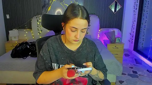 Snapshot of SarahCastro1_ chatting on February 22, 4:57 am SarahCastro1 online show from February 22, 4:57 am