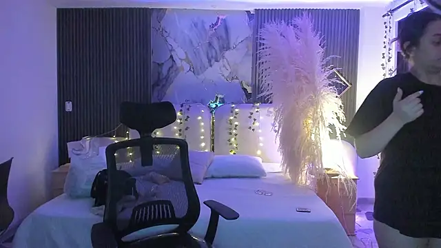 Snapshot of SarahCastro1_ chatting on February 28, 4:02 am SarahCastro1 online show from February 28, 4:02 am