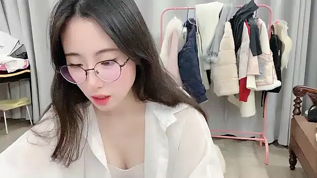 Freya7777 online show from December 16, 2:22 pm