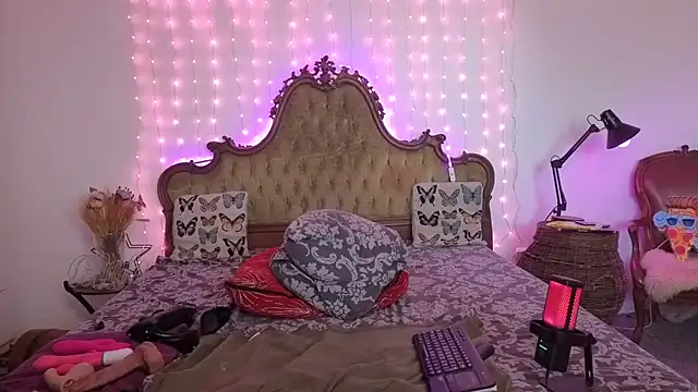 SilkenSin online show from April 14, 6:41 am