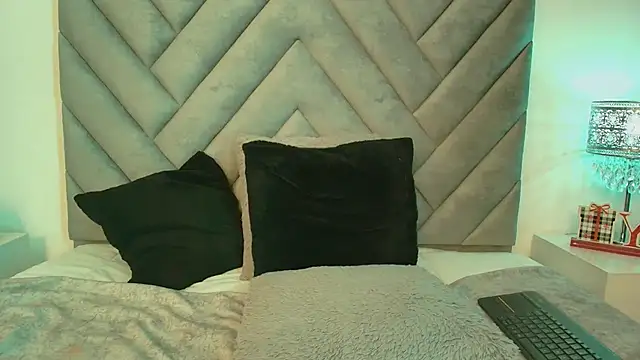 sofia owens2 online show from November 30, 11:25 am