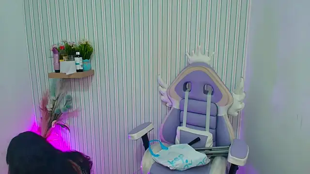 kataleya  18 online show from April 14, 7:42 pm