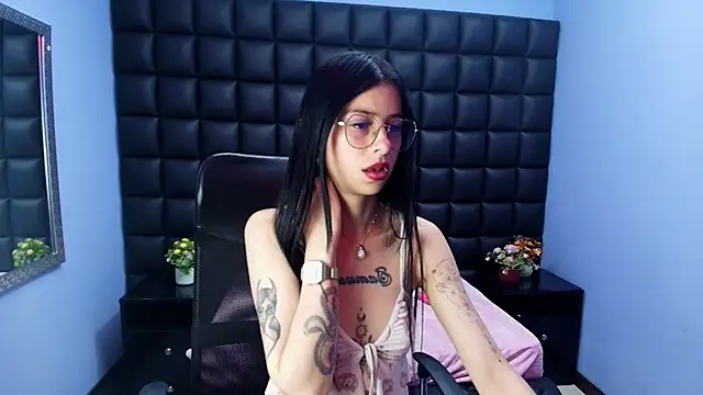 Snapshot of Dulce_Miaa_ chatting on November 29, 4:32 pm Dulce Miaa online show from November 29, 4:32 pm