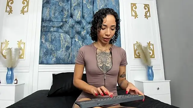 SilvanaOwen online show from September 18, 11:23 am