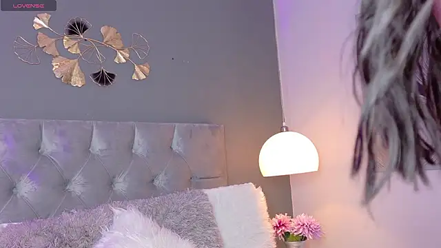 kendalFox  online show from February 22, 11:31 am