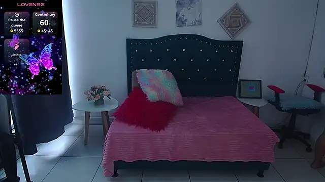 SammySmall F w online show from February 23, 1:30 pm