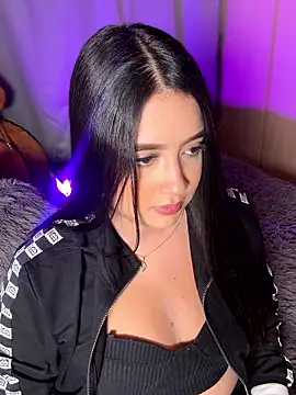 Emiily Moore1 online show from January 16, 12:03 am