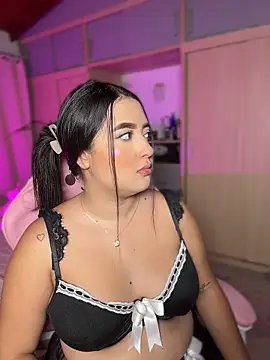 Emiily Moore1 online show from May 26, 1:12 am