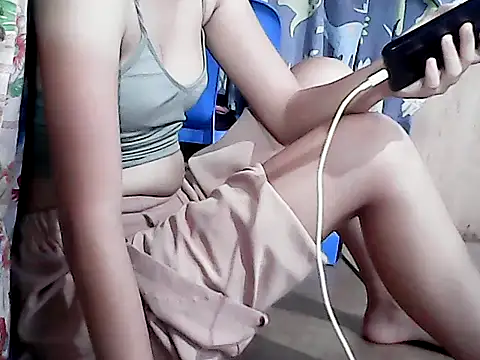 pinay-momm1682 online show from April 7, 9:21 am