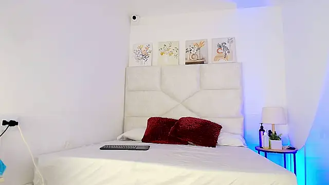 elizawiliamst online show from May 12, 12:57 pm