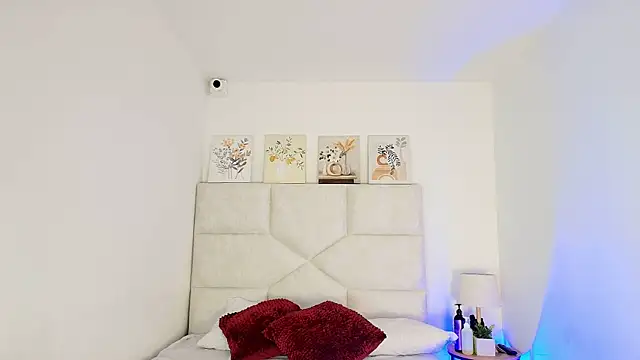 elizawiliamst online show from May 13, 12:24 pm