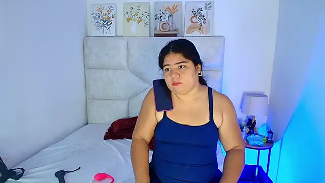 Snapshot of elizawiliamst chatting on July 15, 11:59 am elizawiliamst online show from July 15, 11:59 am