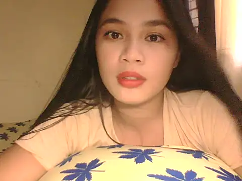 Snapshot of Zachariah_05 chatting on May 30, 5:15 am Zachariah 05 online show from May 30, 5:15 am