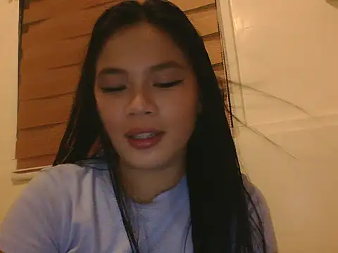 Snapshot of Zachariah_05 chatting on June 2, 11:12 am Zachariah 05 online show from June 2, 11:12 am