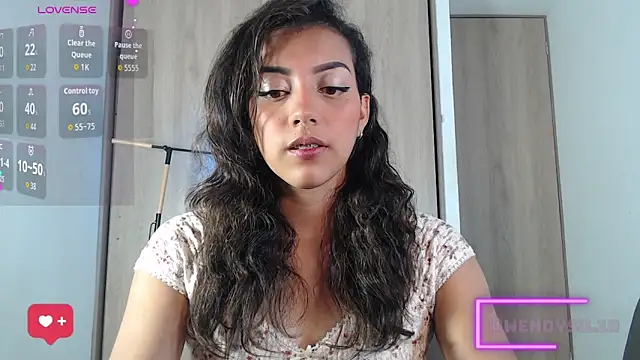 Snapshot of WendySuns_ chatting on September 19, 7:25 pm WendySuns online show from September 19, 7:25 pm
