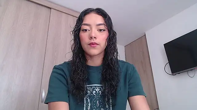 Snapshot of WendySuns_ chatting on November 26, 5:03 pm WendySuns online show from November 26, 5:03 pm