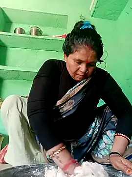 Snapshot of Manavi_x chatting on May 12, 5:04 am Manavi x online show from May 12, 5:04 am