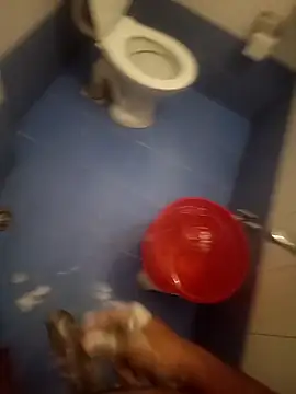 Snapshot of bobby3374 chatting on November 12, 11:58 pm bobby3374 online show from November 12, 11:58 pm