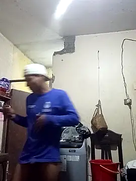 Bebicho14 online show from April 8, 12:10 am