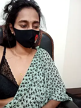 Snapshot of Softecho-03 chatting on November 3, 9:05 pm Softecho-03 online show from November 3, 9:05 pm