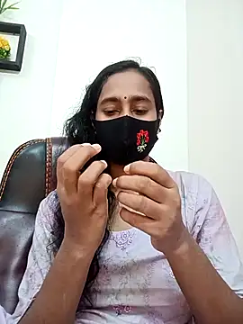 Snapshot of Softecho-03 chatting on November 7, 9:31 am Softecho-03 online show from November 7, 9:31 am