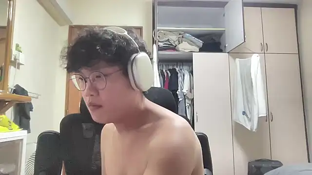 Passionatetwink2 online show from February 12, 11:16 am