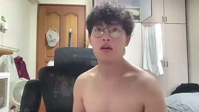 Passionatetwink2 online show from February 26, 9:30 am