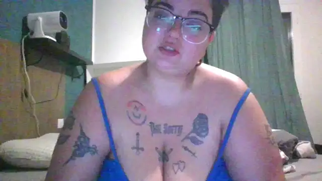 Snapshot of PirateXL chatting on May 29, 11:47 pm PirateXL online show from May 29, 11:47 pm