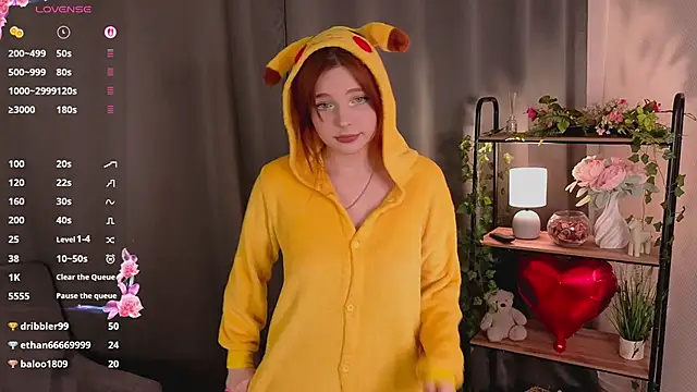 AnnieKim  online show from March 29, 3:45 pm