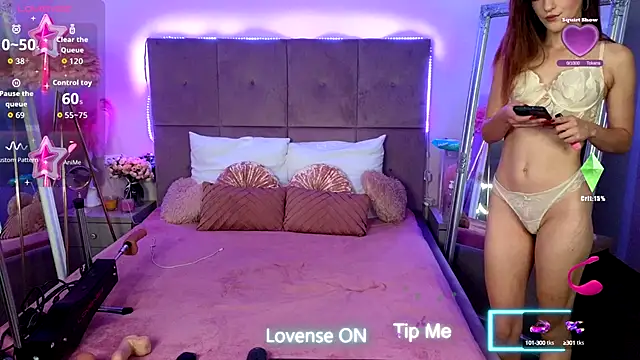 Nicole Bond online show from October 11, 2:11 am