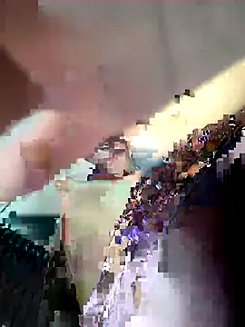 lauramartins7 online show from October 22, 5:13 pm