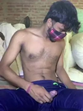 Snapshot of uniquesexyboy5689 chatting on May 17, 4:21 am uniquesexyboy5689 online show from May 17, 4:21 am
