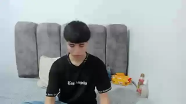 Bruno Cruzz online show from April 14, 2:17 am