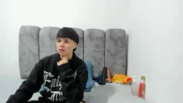 Bruno Cruzz online show from April 17, 2:25 am