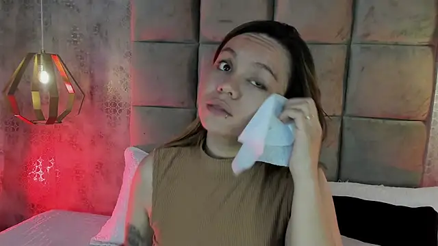 Sky Junne online show from January 18, 5:39 pm