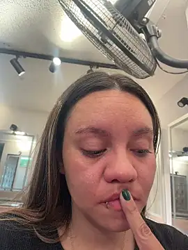 Sky Junne online show from April 14, 4:35 pm