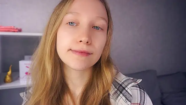 EarnestineGyllenband online show from November 18, 6:51 am