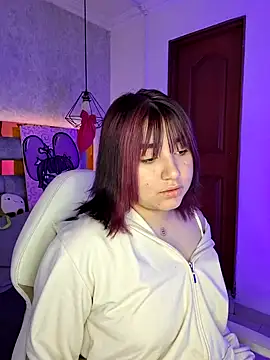 sophiievv online show from December 17, 6:58 pm